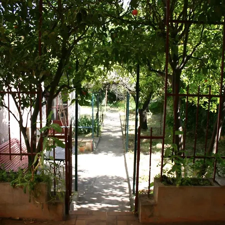 Charming Town House With Private Garden Appartement Toulon