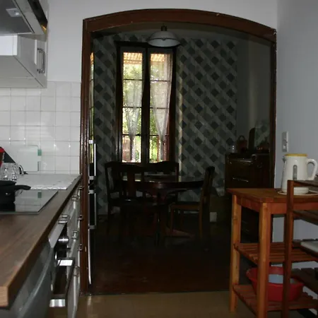 Charming Town House With Private Garden *